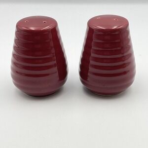 Red Ceramic Salt & Pepper Shakers Ribbed Modern Design 3.5" Tableware Set